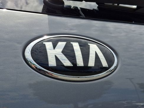 Used 2020 Kia Sorento S FWD image 30