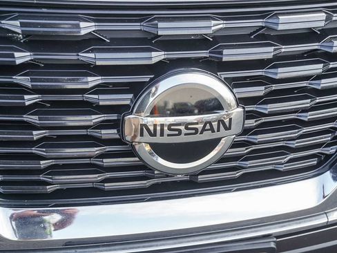 Used 2021 Nissan Rogue SV AWD/4WD image 12