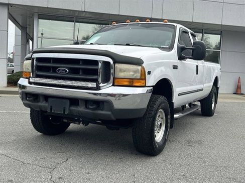 Used 2000 Ford F250 XL image 1