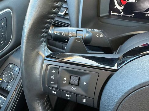 Used 2021 Nissan Rogue Platinum image 35