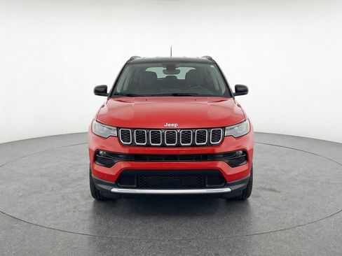 Used 2025 Jeep Compass Limited AWD/4WD image 2