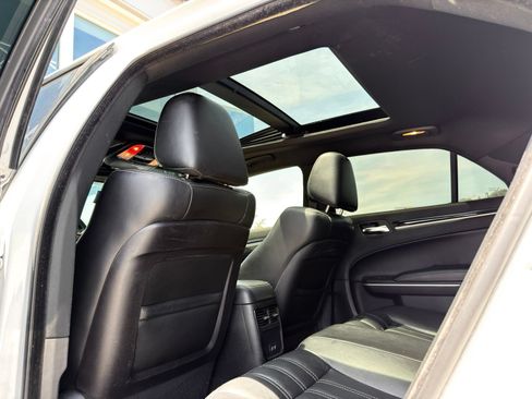 Used 2019 Chrysler 300 S w/ S Model Appearance Package RWD image 19