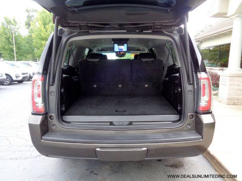 Used 2019 GMC Yukon XL SLT AWD/4WD image 30