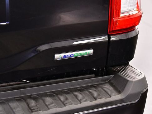 Used 2021 Ford F150 Lariat w/ Equipment Group 502A High AWD/4WD image 11