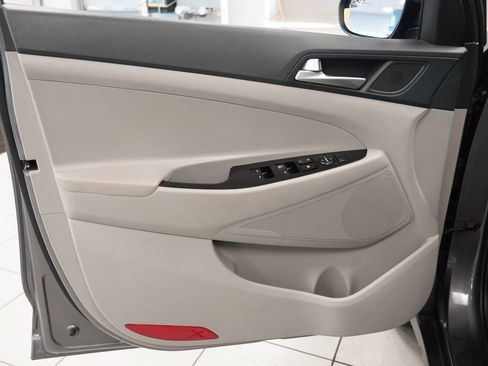Used 2020 Hyundai Tucson SE w/ Cargo Package FWD image 16
