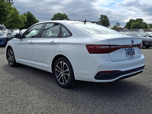 Used 2025 Volkswagen Jetta Sport FWD image 4