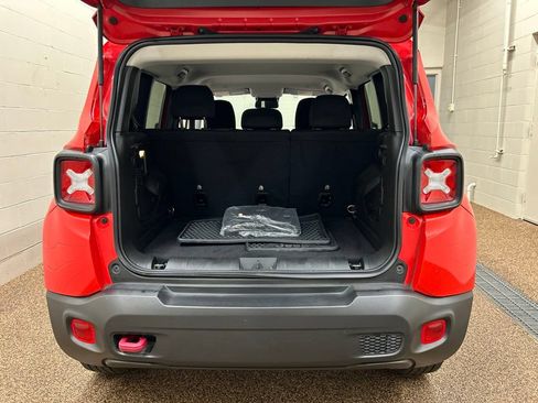 Used 2023 Jeep Renegade Trailhawk AWD/4WD image 11