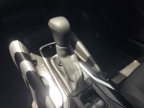 Used 2021 Toyota Corolla LE FWD image 28