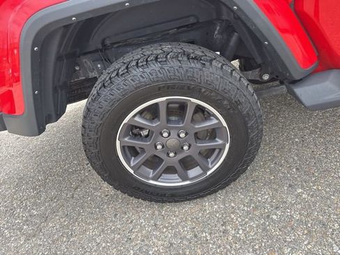 Used 2022 Jeep Gladiator Overland w/ Cold Weather Group image 13