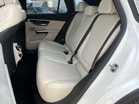 Used 2026 Mercedes-Benz GLC 300 4MATIC image 25