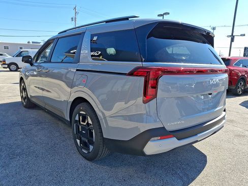 New 2026 Kia Carnival EX FWD image 6
