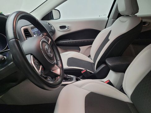 Used 2020 Jeep Compass Latitude w/ Popular Equipment Group AWD/4WD image 17