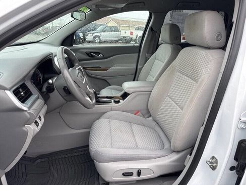 Used 2019 GMC Acadia SLE image 18