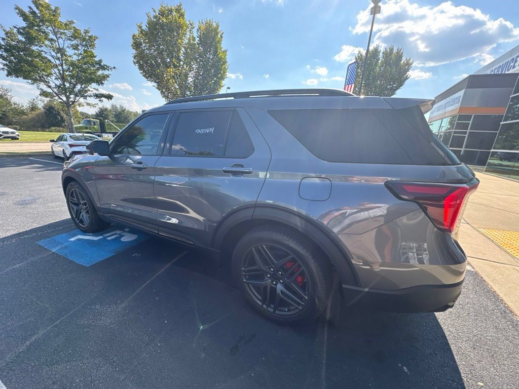 Used 2025 Ford Explorer ST w/ Sun And Sound Package AWD/4WD image 7