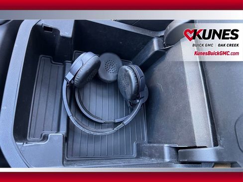 Used 2023 GMC Yukon XL AT4 image 26