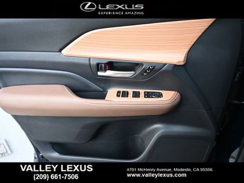 Used 2025 Toyota Grand Highlander AWD Hybrid image 12