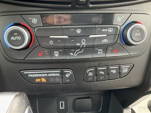 Used 2019 Ford Escape Titanium image 25