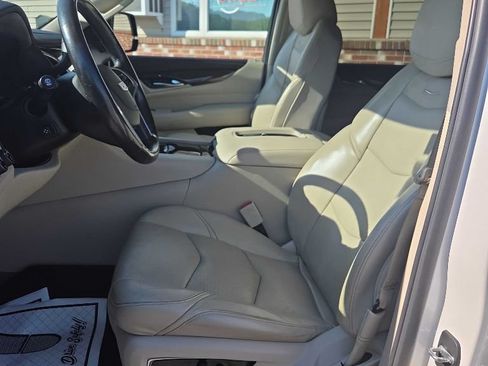 Used 2020 Cadillac Escalade ESV Premium Luxury AWD/4WD image 7