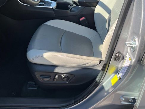 Used 2023 Toyota RAV4 Limited image 34