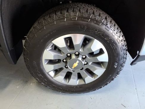 Used 2026 Chevrolet Silverado 2500 LT w/ All Star Edition AWD/4WD image 9