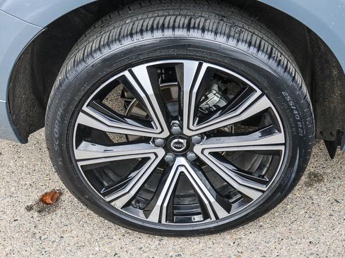 Used 2023 Volvo XC60 B5 Ultimate w/ Climate Package image 14