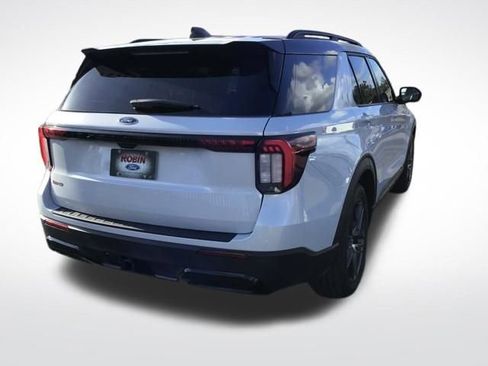 New 2026 Ford Explorer ST-Line w/ ST-Line Street Pack image 5