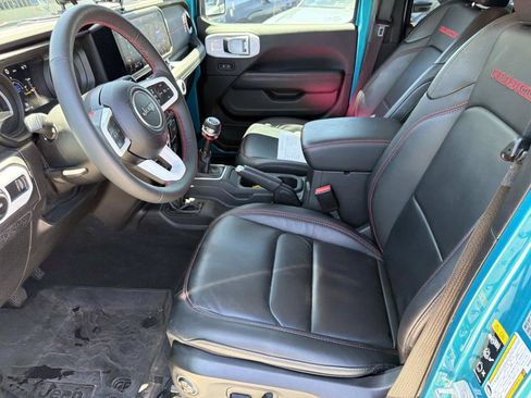 Used 2024 Jeep Wrangler Unlimited Rubicon AWD/4WD image 15