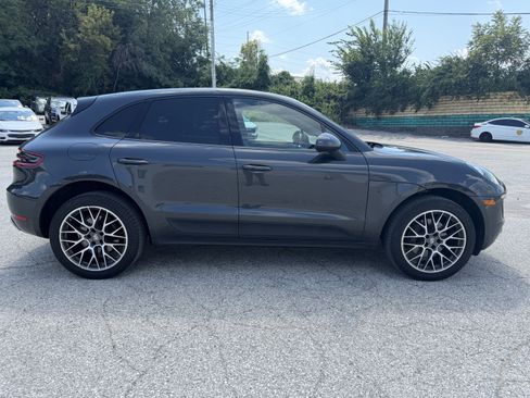 Used 2018 Porsche Macan AWD/4WD image 6