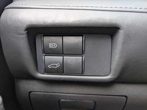 Used 2021 Toyota Highlander XLE image 37