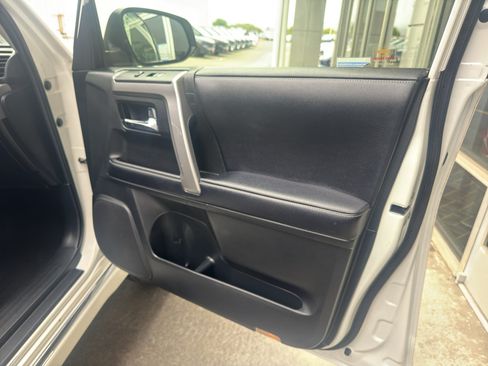 Used 2019 Toyota 4Runner Limited AWD/4WD image 20