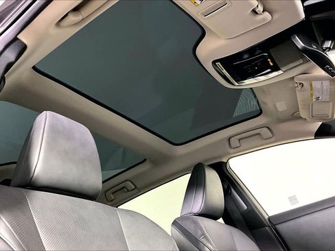 Used 2023 Lexus RZ 450e Premium image 13