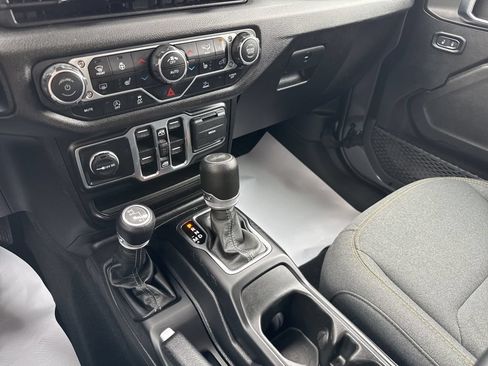 Used 2024 Jeep Wrangler Unlimited Sport AWD/4WD image 22