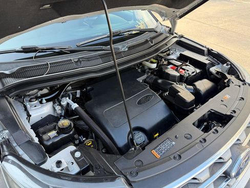 Used 2016 Ford Explorer XLT image 46