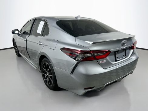 Used 2022 Toyota Camry SE FWD image 8