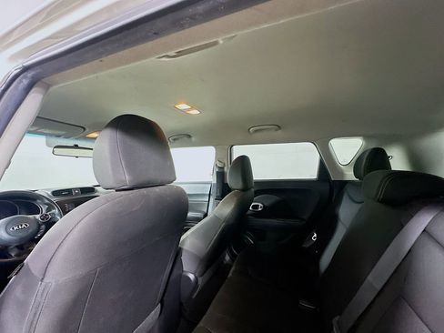 Used 2016 Kia Soul FWD image 12
