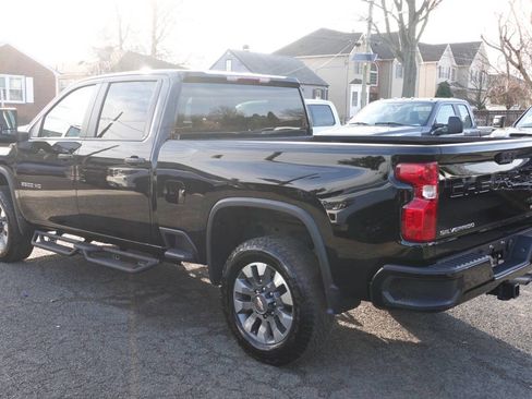 Used 2025 Chevrolet Silverado 2500 Custom w/ Custom Value Package image 2