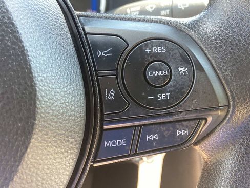 Used 2025 Toyota RAV4 LE AWD/4WD image 30