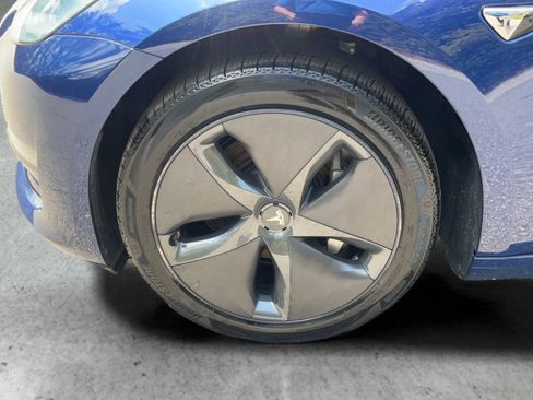 Used 2020 Tesla Model 3 Standard Range Plus RWD image 23