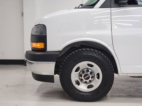 Used 2018 GMC Savana 3500 LT w/ LT Preferred Equipment Group image 31