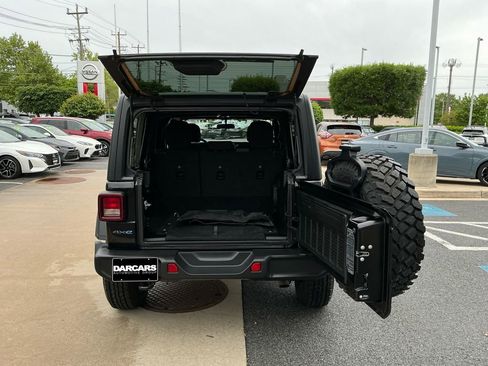 Used 2023 Jeep Wrangler Unlimited AWD/4WD image 32