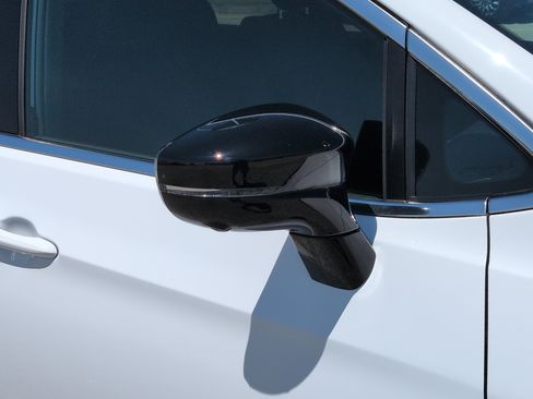 Used 2025 Chrysler Pacifica Select FWD image 10
