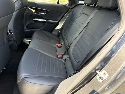 Used 2026 Mercedes-Benz GLC 300 image 33