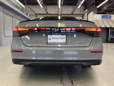 Used 2025 Honda Accord Sport image 6