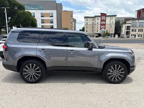Used 2025 Lexus GX 550 w/ Accessory Package (Z1) AWD/4WD image 6
