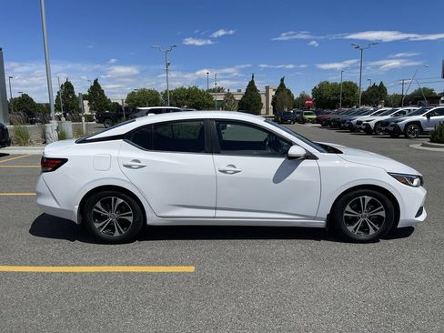 Used 2022 Nissan Sentra SV FWD image 11