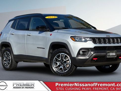 Used 2024 Jeep Compass Trailhawk image 1