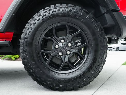 Used 2024 Jeep Wrangler Willys image 32