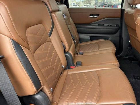 Certified 2024 Nissan Pathfinder Platinum w/ Cargo Package FWD image 25