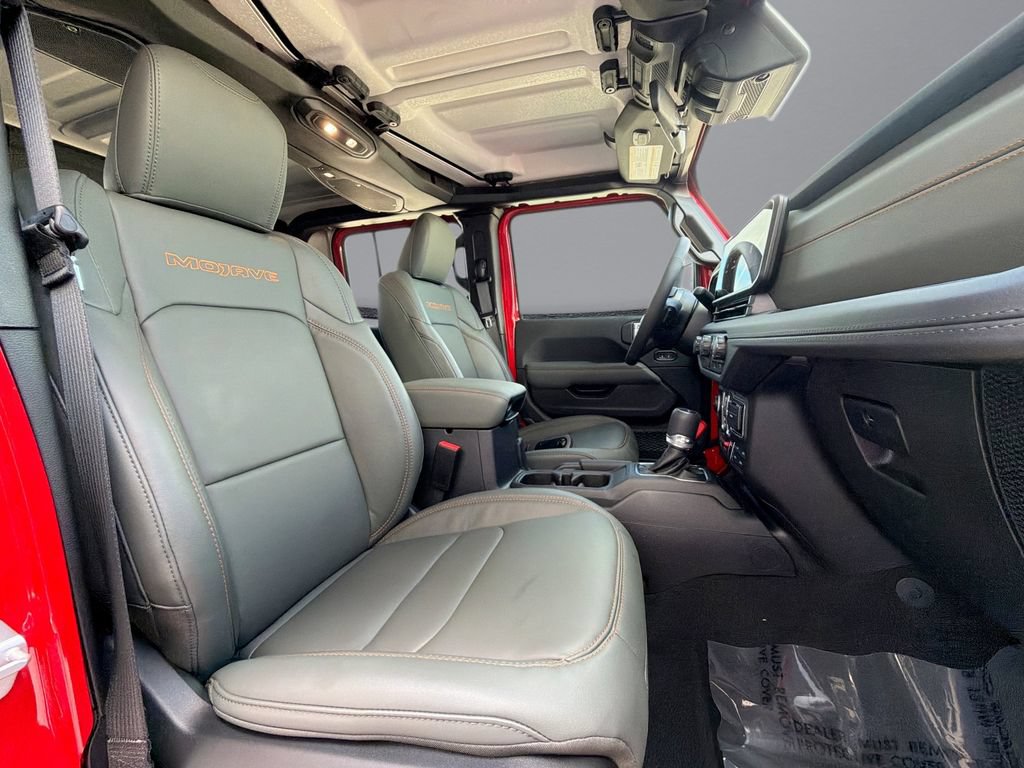 Used 2025 Jeep Gladiator Mojave w/ Convenience Group AWD/4WD image 16
