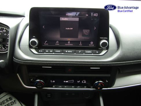 Used 2025 Nissan Rogue SV w/ SV Premium Package AWD/4WD image 30